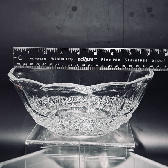 Vintage McKee Clear Scalloped 8" Glass Serving Bowl Plutec Pattern - Picture 8 of 8